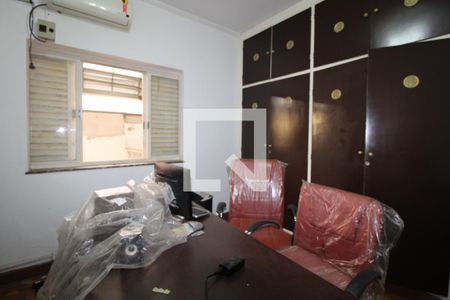 Casa à venda com 412m², 4 quartos e 5 vagasQuarto 4