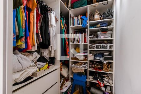 Apartamento à venda com 168m², 3 quartos e 2 vagas Apartamento à venda com 168m², 3 quartos e 2 vagasCloset da Suíte 1