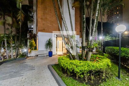 Apartamento à venda com 168m², 3 quartos e 2 vagas Apartamento à venda com 168m², 3 quartos e 2 vagasEntrada