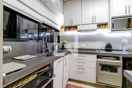 Apartamento à venda com 168m², 3 quartos e 2 vagas Apartamento à venda com 168m², 3 quartos e 2 vagasCozinha