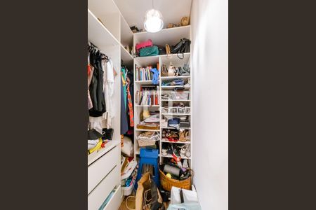 Apartamento à venda com 168m², 3 quartos e 2 vagas Apartamento à venda com 168m², 3 quartos e 2 vagasCloset da Suíte 1