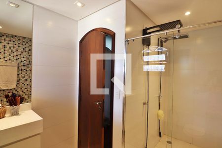 Casa à venda com 316m², 3 quartos e 6 vagasBanheiro da Suíte