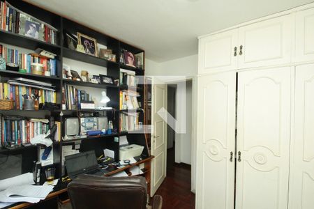 Apartamento à venda com 421m², 4 quartos e 3 vagasQuarto 2