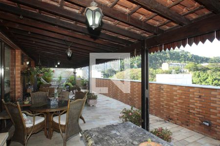 Apartamento à venda com 421m², 4 quartos e 3 vagasCobertura