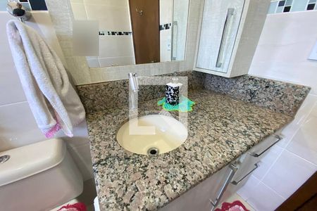 Casa à venda com 130m², 4 quartos e 2 vagasPia do Banheiro 2