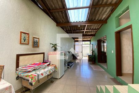 Casa à venda com 130m², 4 quartos e 2 vagasÁrea Externa