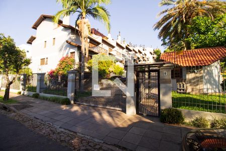 Casa de condomínio à venda com 174m², 4 quartos e 3 vagas Casa de condomínio à venda com 174m², 4 quartos e 3 vagasFachada