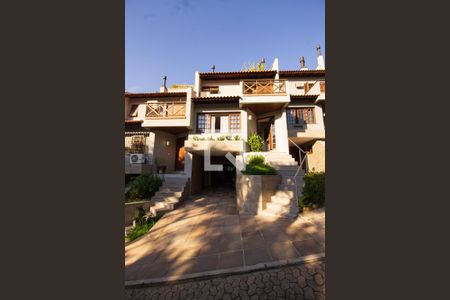 Casa de condomínio à venda com 174m², 4 quartos e 3 vagas Casa de condomínio à venda com 174m², 4 quartos e 3 vagasÁrea Externa