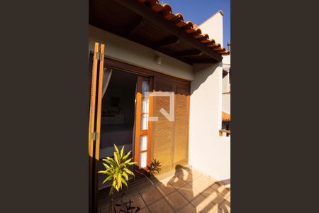 Casa de condomínio à venda com 174m², 4 quartos e 3 vagas Casa de condomínio à venda com 174m², 4 quartos e 3 vagasVaranda da Suite