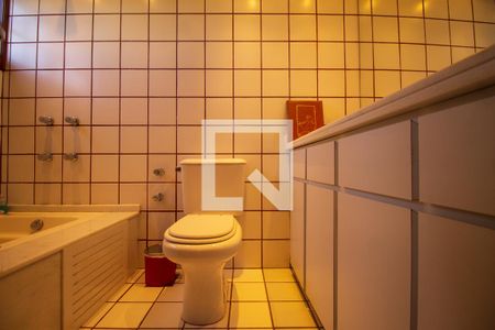 Casa de condomínio à venda com 174m², 4 quartos e 3 vagas Casa de condomínio à venda com 174m², 4 quartos e 3 vagasBanheiro