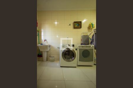 Casa de condomínio à venda com 174m², 4 quartos e 3 vagas Casa de condomínio à venda com 174m², 4 quartos e 3 vagasÁrea de Serviço