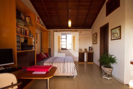 Casa de condomínio à venda com 174m², 4 quartos e 3 vagas Casa de condomínio à venda com 174m², 4 quartos e 3 vagasTerraço