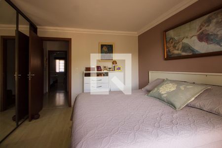 Casa de condomínio à venda com 174m², 4 quartos e 3 vagas Casa de condomínio à venda com 174m², 4 quartos e 3 vagas Suite