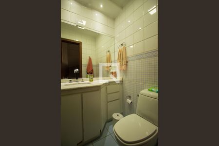 Casa de condomínio à venda com 174m², 4 quartos e 3 vagas Casa de condomínio à venda com 174m², 4 quartos e 3 vagasBanheiro