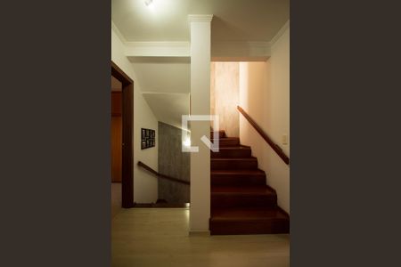 Casa de condomínio à venda com 174m², 4 quartos e 3 vagas Casa de condomínio à venda com 174m², 4 quartos e 3 vagasCorredor