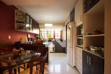 Casa de condomínio à venda com 174m², 4 quartos e 3 vagas Casa de condomínio à venda com 174m², 4 quartos e 3 vagasCozinha