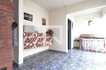Casa à venda com 198m², 2 quartos e 2 vagasBanheiro de Serviço