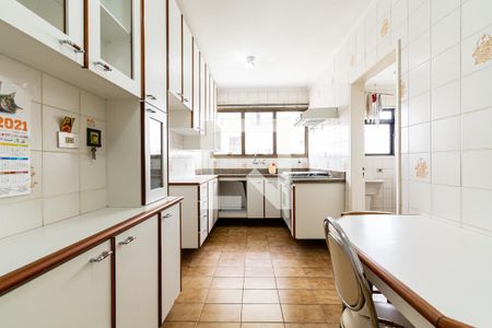 Apartamento à venda com 110m², 3 quartos e 2 vagas Apartamento à venda com 110m², 3 quartos e 2 vagasCozinha