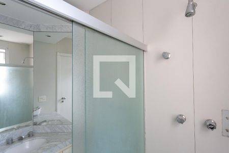 Apartamento à venda com 213m², 2 quartos e 2 vagas Apartamento à venda com 213m², 2 quartos e 2 vagasBanheiro