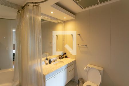 Apartamento à venda com 213m², 2 quartos e 2 vagas Apartamento à venda com 213m², 2 quartos e 2 vagasBanheiro da Suíte
