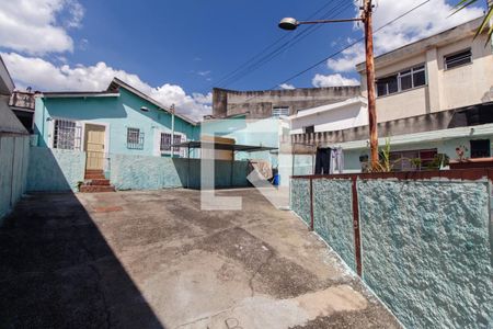 Casa à venda com 318m², 5 quartos e 4 vagas Casa à venda com 318m², 5 quartos e 4 vagasQuintal