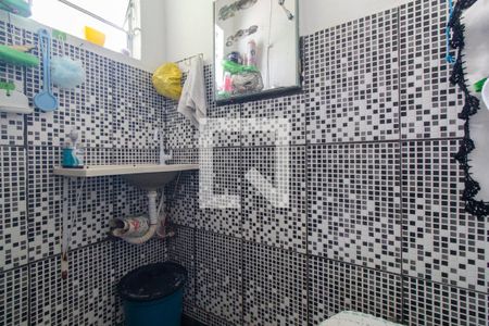 Casa à venda com 318m², 5 quartos e 4 vagas Casa à venda com 318m², 5 quartos e 4 vagasBanheiro