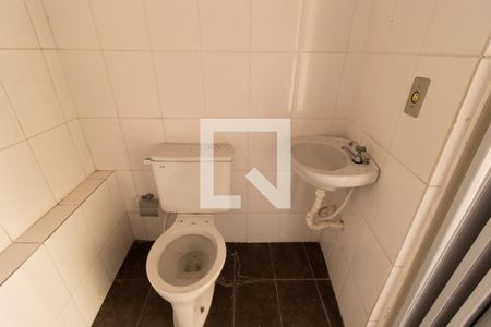 Casa à venda com 200m², 4 quartos e 2 vagas Casa à venda com 200m², 4 quartos e 2 vagasBanheiro Edícula