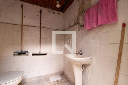 Casa à venda com 200m², 4 quartos e 2 vagas Casa à venda com 200m², 4 quartos e 2 vagasBanheiro de Serviço