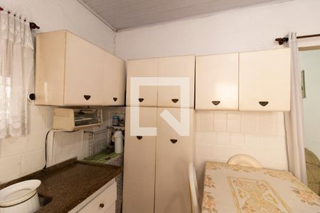 Casa à venda com 200m², 4 quartos e 2 vagas Casa à venda com 200m², 4 quartos e 2 vagasCozinha - Armários