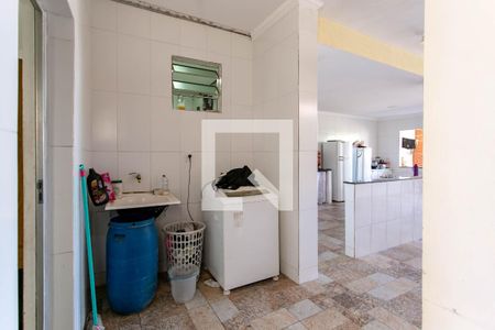 Casa à venda com 180m², 5 quartos e 2 vagas Casa à venda com 180m², 5 quartos e 2 vagasÁrea de Serviço