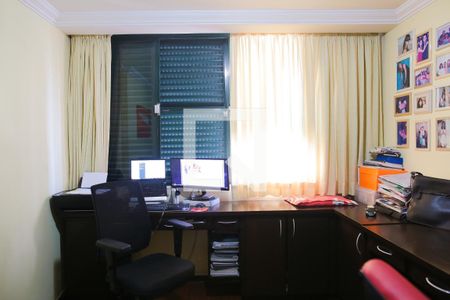 Apartamento à venda com 176m², 3 quartos e 2 vagasQuarto 3