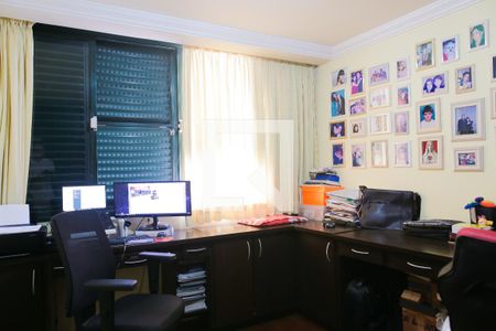 Apartamento à venda com 176m², 3 quartos e 2 vagasQuarto 3