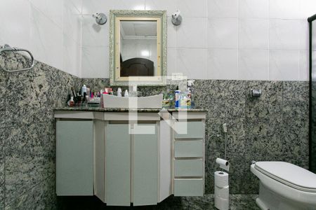 Casa à venda com 250m², 4 quartos e 2 vagas Casa à venda com 250m², 4 quartos e 2 vagasBanheiro