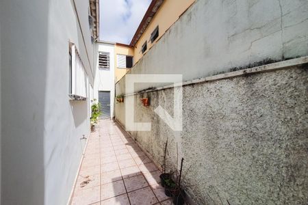 Casa à venda com 120m², 3 quartos e 2 vagasCorredor Externo