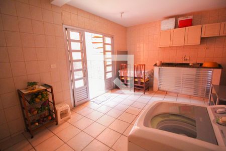 Casa à venda com 279m², 5 quartos e 5 vagasArea de serviço 2