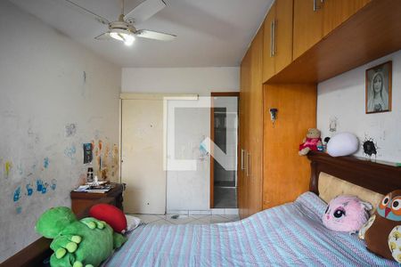 Casa à venda com 100m², 2 quartos e 2 vagas Casa à venda com 100m², 2 quartos e 2 vagasSuíte