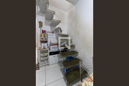 Escada para sala e quarto 1  de casa à venda com 2 quartos, 60m² em Casa Grande, Diadema