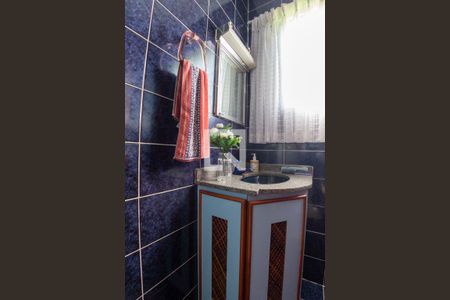 Casa à venda com 320m², 5 quartos e 2 vagas Casa à venda com 320m², 5 quartos e 2 vagasLavabo