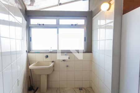 Apartamento à venda com 120m², 2 quartos e 1 vagaÁrea de Serviço