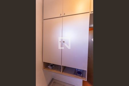 Apartamento à venda com 120m², 2 quartos e 1 vagaArmário do Quarto de Serviço