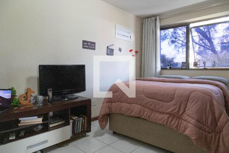 Apartamento à venda com 122m², 3 quartos e 2 vagas Apartamento à venda com 122m², 3 quartos e 2 vagasSuíte