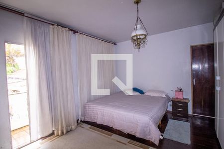 Casa à venda com 299m², 3 quartos e 3 vagasSuíte