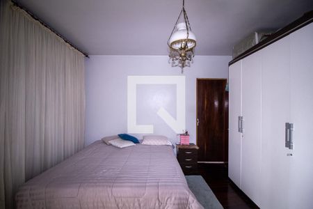 Casa à venda com 299m², 3 quartos e 3 vagasSuíte