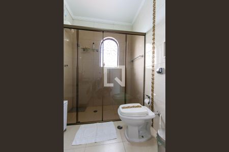 Casa à venda com 312m², 4 quartos e 4 vagas Casa à venda com 312m², 4 quartos e 4 vagasBanheiro da Suíte 2