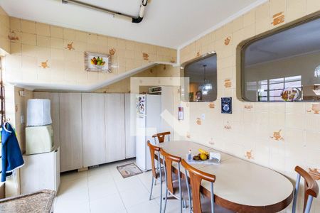 Casa à venda com 312m², 4 quartos e 4 vagas Casa à venda com 312m², 4 quartos e 4 vagasCozinha