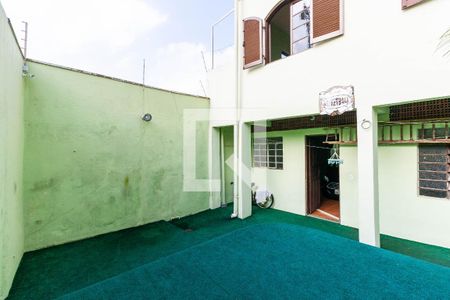 Casa à venda com 312m², 4 quartos e 4 vagas Casa à venda com 312m², 4 quartos e 4 vagasQuintal