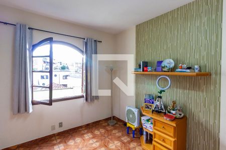 Casa à venda com 312m², 4 quartos e 4 vagas Casa à venda com 312m², 4 quartos e 4 vagasQuarto 4