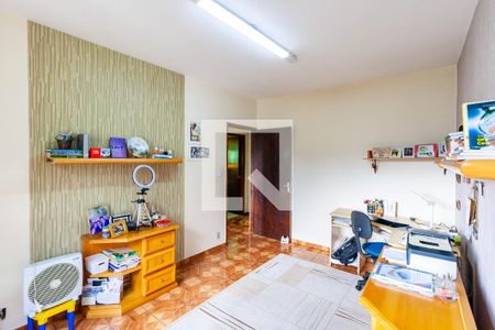 Casa à venda com 312m², 4 quartos e 4 vagas Casa à venda com 312m², 4 quartos e 4 vagasQuarto 4