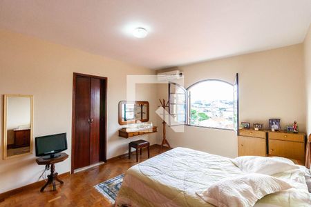 Casa à venda com 312m², 4 quartos e 4 vagas Casa à venda com 312m², 4 quartos e 4 vagasSuíte 2