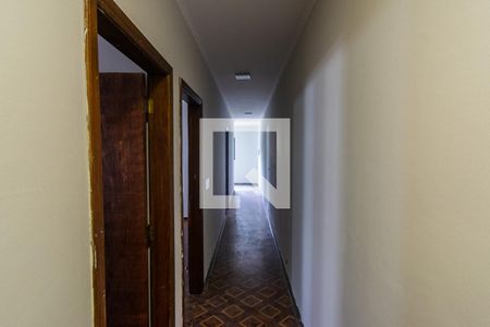Casa à venda com 376m², 3 quartos e 3 vagasCorredor